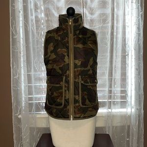 J. Crew Camo Puffer Vest Sip-Up Size XS Women’s